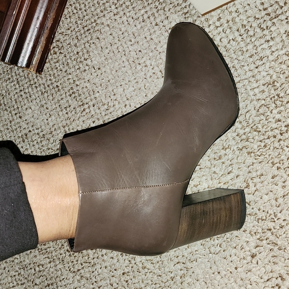 PRADA EUC BROWN HIDDEN PLATFORM LEATHER ANKLE BOOTIES SIZE EU39 - Picture 3 of 9